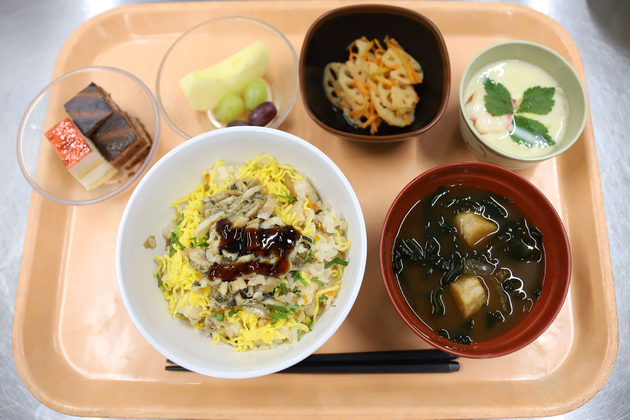 ふっくら柔らか♪美味しい穴子たっぷりの『穴子ちらし寿司御膳』