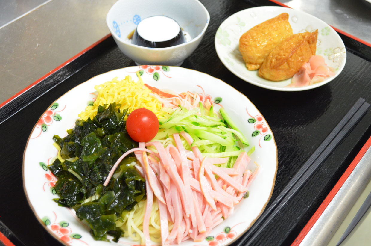 暑い夏でも美味しく食べられる『冷やし中華&いなり寿司』♪